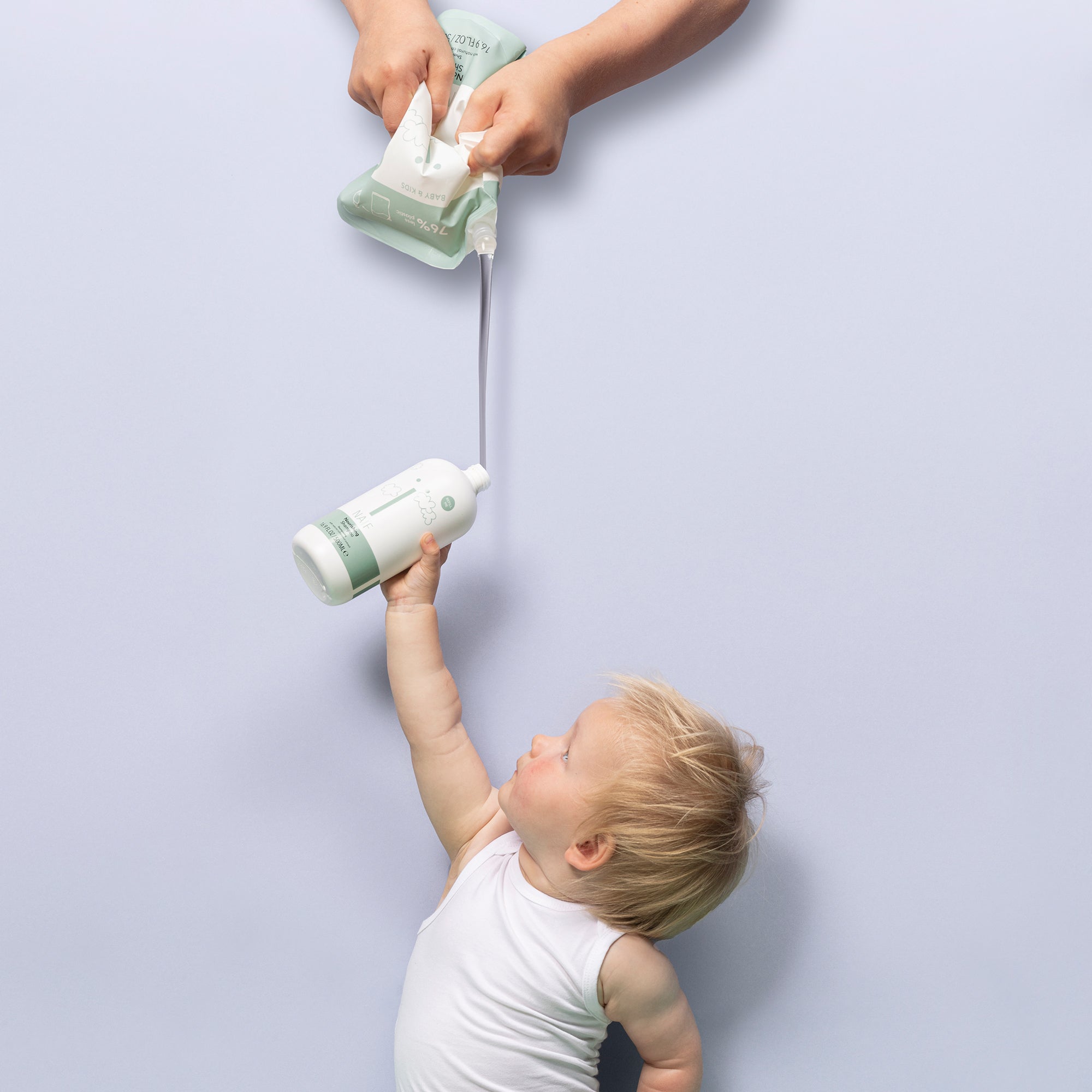 Pflegendes Shampoo in Pumpenspender & Nachfüllpack für Baby & Kind 